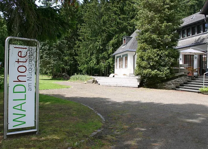 Waldhotel Am Nuerburgring מלון 3*