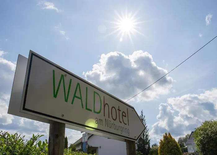 Waldhotel Am Nuerburgring מלון 3*
